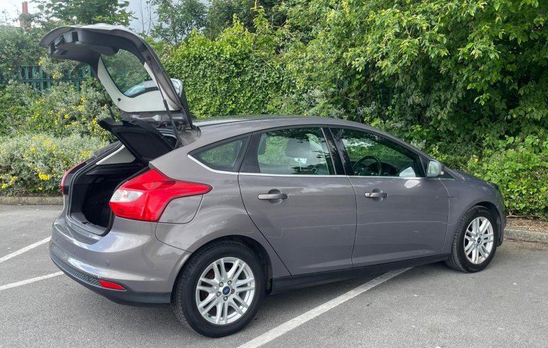 FORD FOCUS