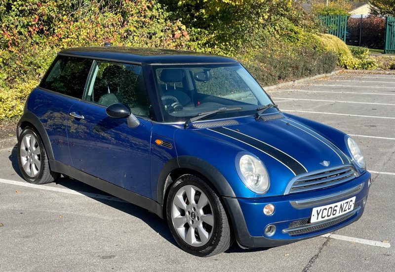 MINI HATCH