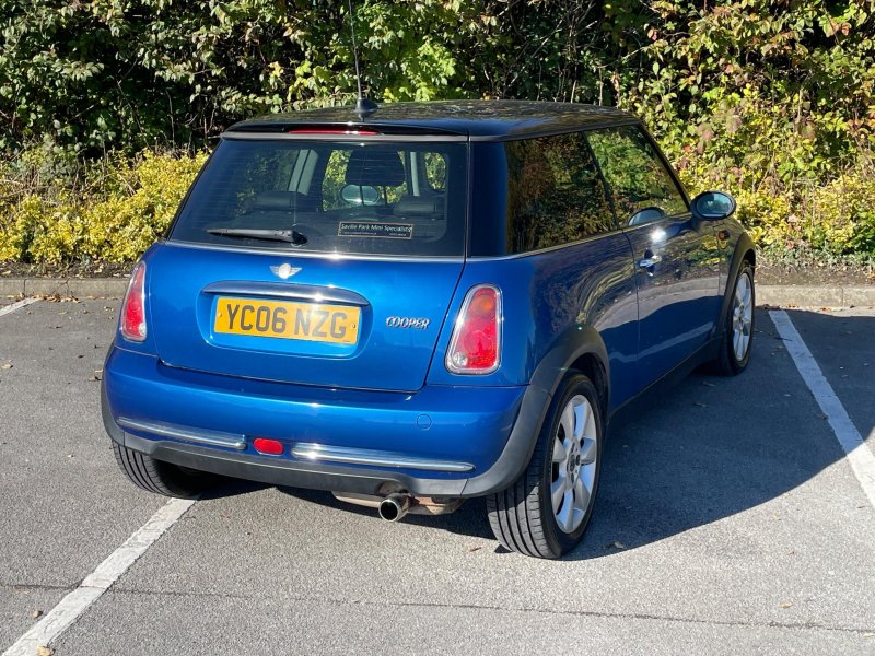 MINI HATCH