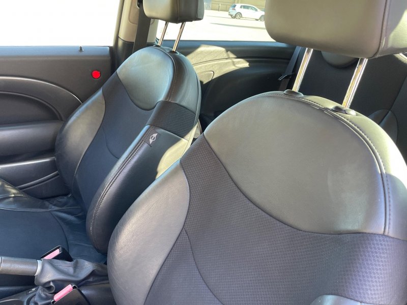 MINI HATCH