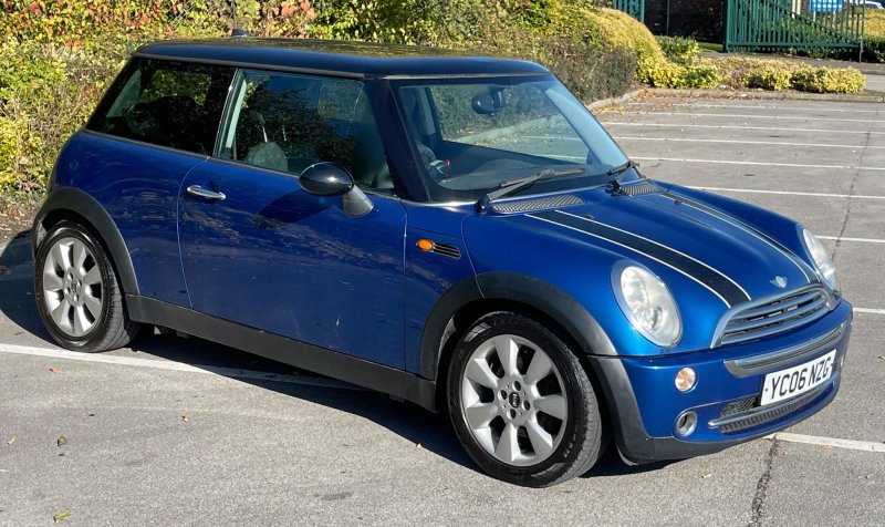 MINI HATCH