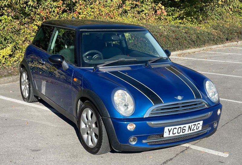 MINI HATCH