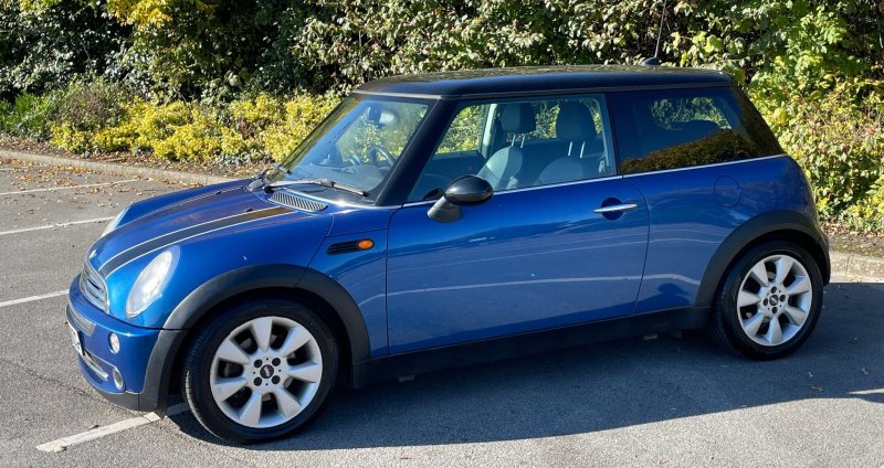 MINI HATCH