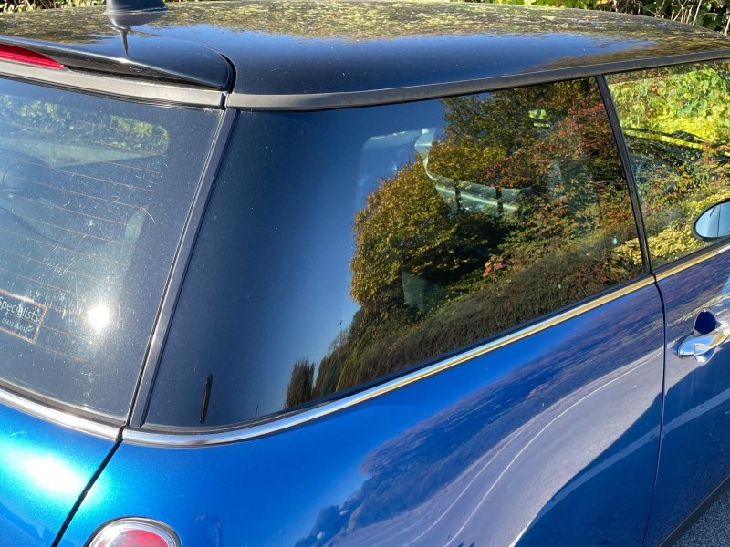 MINI HATCH