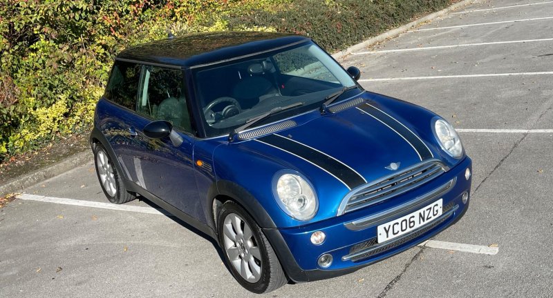 MINI HATCH