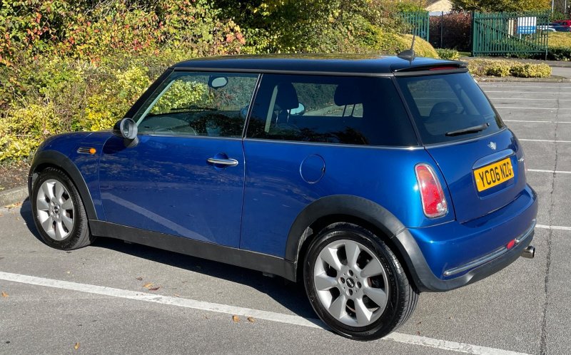 MINI HATCH