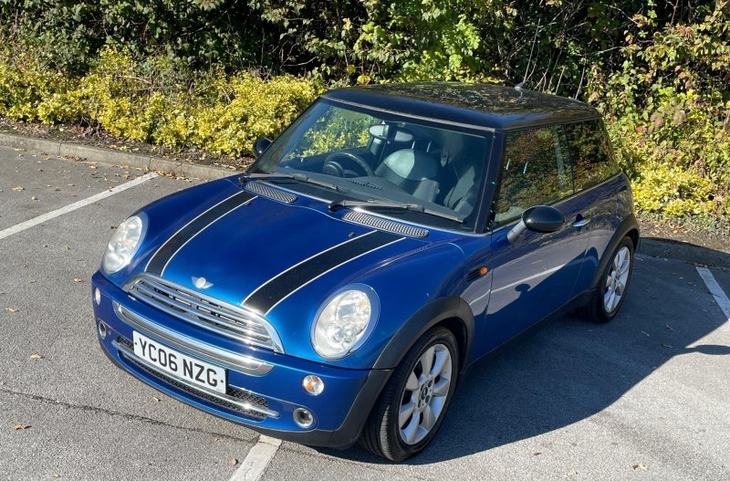 MINI HATCH
