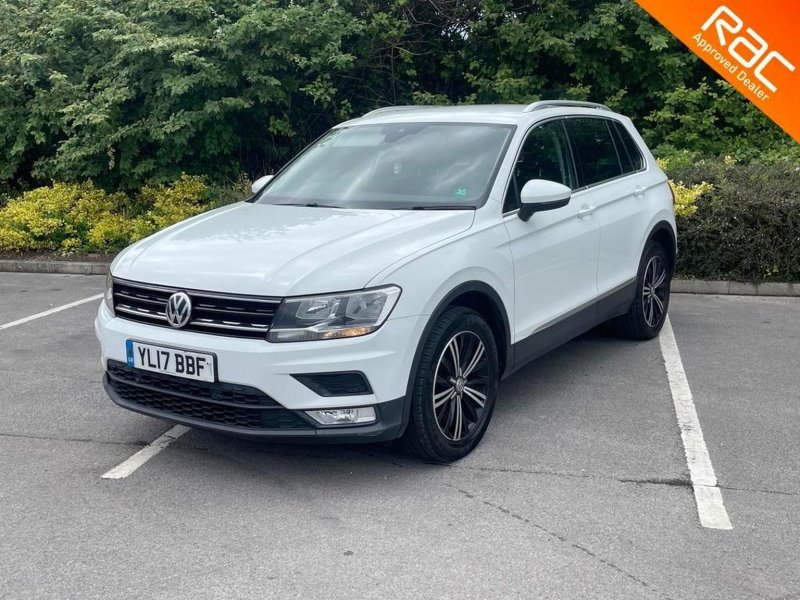 View VOLKSWAGEN TIGUAN 2.0 TDI BlueMotion Tech SE Navigation 4Motion Euro 6 (s/s) 5dr