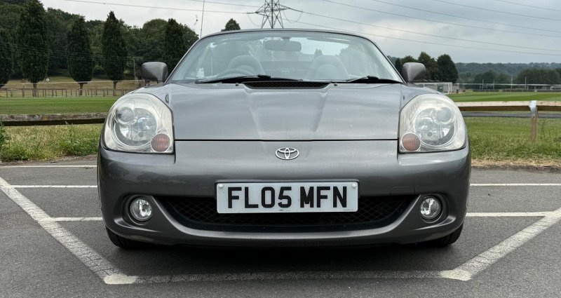 TOYOTA MR2