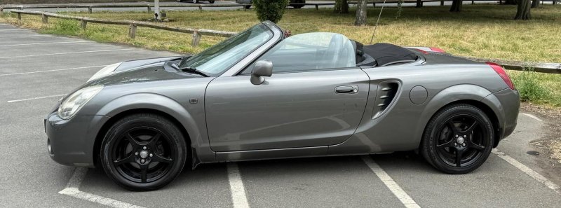 TOYOTA MR2