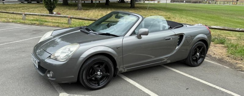 TOYOTA MR2